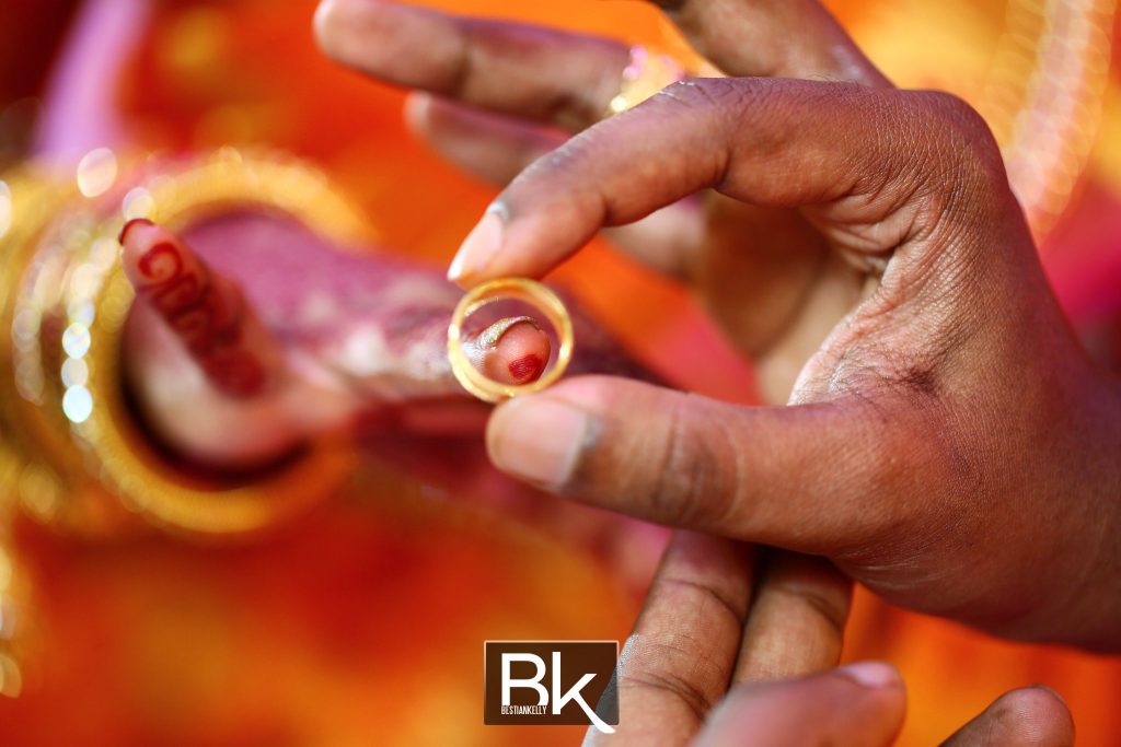 indian engagement, exchange ring, exchange ring precaution, take note, the correct way to exchange ring