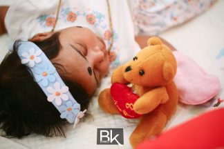 baby naming ceremony, taj baby naming, home ceremony, kulim, butterworth, traditional ceremony, traditional naming ceremony, bestiankelly photography, professional photographer, family portrait, group photo, detail setup, present, small event, simple event, family photo, kissing baby, baby shower, coconut, catering, soft toy, teddy bears