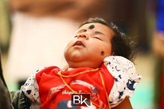 baby naming ceremony, taj baby naming, home ceremony, kulim, butterworth, traditional ceremony, traditional naming ceremony, bestiankelly photography, professional photographer, family portrait, group photo, detail setup, present, small event, simple event, family photo, kissing baby