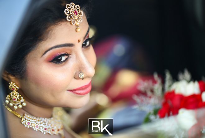 sri muniswarar temple perai penang, perai penang, penang, jalan baru penang, sri muniswarar, jalan sungai dua, rom, pendaftaran perkahwinan, registration of marriage, bestiankelly, professional wedding photographer, indian wedding photographer, famous wedding photographer, top wedding photographer, exchanging wedding ring, exchanging engagement ring, family photo, group photo, having fun, casual candids, couple portraits, releasing pigeon, white pigeon , officially husband and wife, cake cutting, moments, signing moment, blessing from family, garland,arrival, beautiful temple