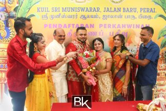 sri muniswarar temple perai penang, perai penang, penang, jalan baru penang, sri muniswarar, jalan sungai dua, rom, pendaftaran perkahwinan, registration of marriage, bestiankelly, professional wedding photographer, indian wedding photographer, famous wedding photographer, top wedding photographer, exchanging wedding ring, exchanging engagement ring, family photo, group photo