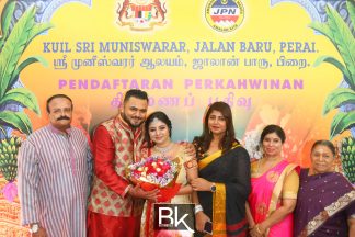 sri muniswarar temple perai penang, perai penang, penang, jalan baru penang, sri muniswarar, jalan sungai dua, rom, pendaftaran perkahwinan, registration of marriage, bestiankelly, professional wedding photographer, indian wedding photographer, famous wedding photographer, top wedding photographer, exchanging wedding ring, exchanging engagement ring, family photo, group photo