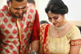 sri muniswarar temple perai penang, perai penang, penang, jalan baru penang, sri muniswarar, jalan sungai dua, rom, pendaftaran perkahwinan, registration of marriage, bestiankelly, professional wedding photographer, indian wedding photographer, famous wedding photographer, top wedding photographer, exchanging wedding ring, exchanging engagement ring, family photo, group photo, having fun, casual candids, couple portraits, releasing pigeon, white pigeon , officially husband and wife, cake cutting