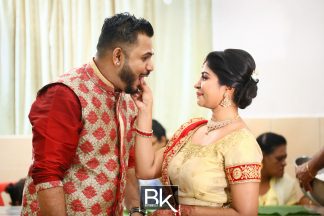 sri muniswarar temple perai penang, perai penang, penang, jalan baru penang, sri muniswarar, jalan sungai dua, rom, pendaftaran perkahwinan, registration of marriage, bestiankelly, professional wedding photographer, indian wedding photographer, famous wedding photographer, top wedding photographer, exchanging wedding ring, exchanging engagement ring, family photo, group photo, having fun, casual candids, couple portraits, releasing pigeon, white pigeon , officially husband and wife, cake cutting